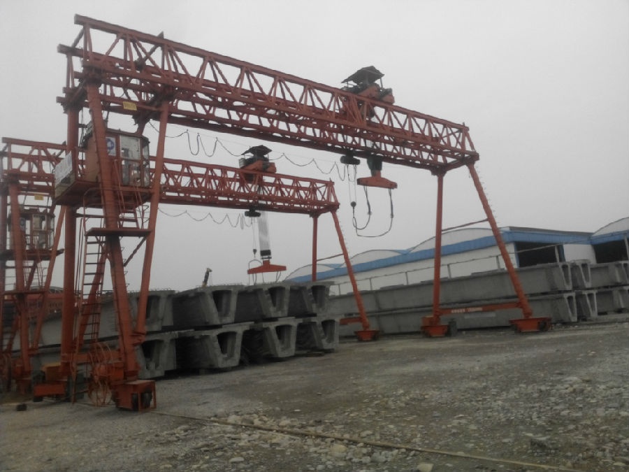 四川成都門(mén)機(jī)監(jiān)控系統(tǒng)現(xiàn)場(chǎng)安裝圖三